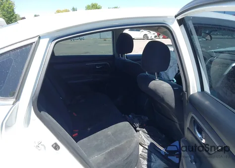 2015 Nissan Altima 2.5/2.5 S/2.5 Sl/2.5 Sv z USA, uszkodzony, nr VIN 1N4AL3AP7FN896470